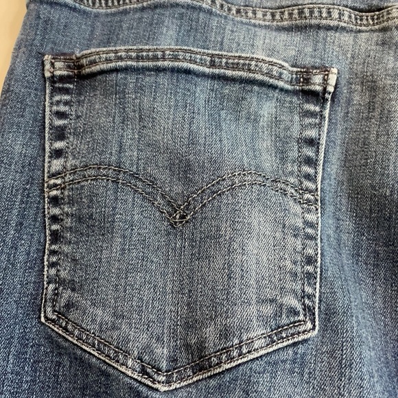 Men’s 511 Levi’s Jeans - Picture 5 of 5